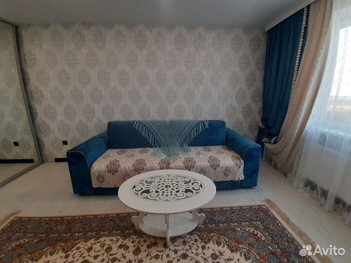 Шаль вязанная