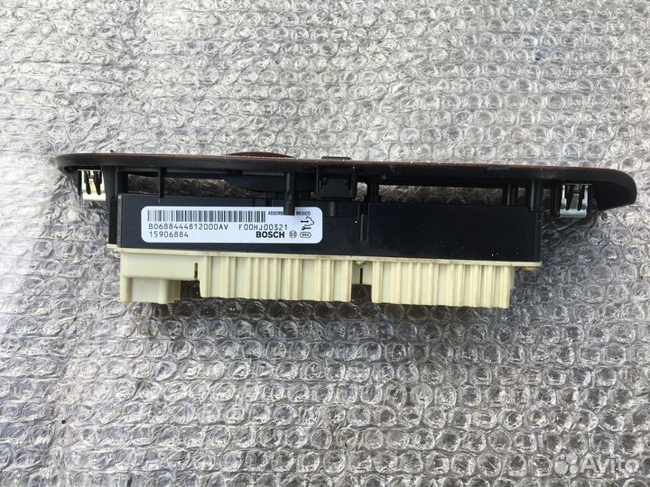 Кнопки правой двери Escalade 06-14