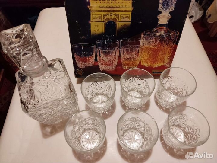 Бокалы и графин Италия