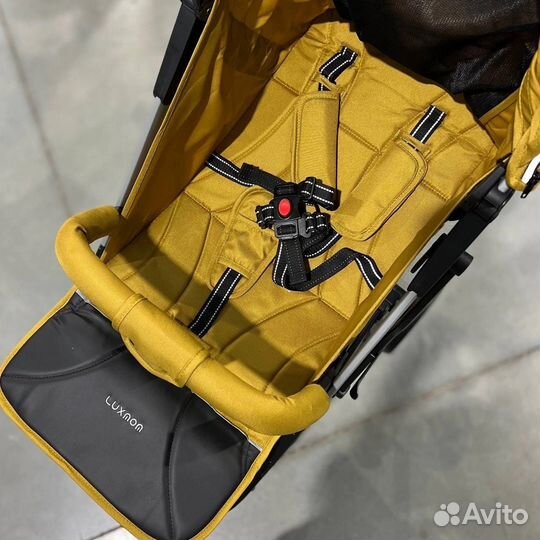 Коляска прогулочная Luxmom v3