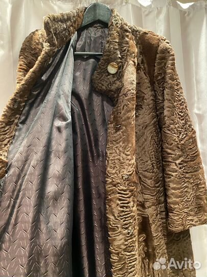 Шуба женская из каракуля