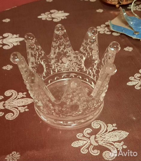 Кружки, вазочка корона