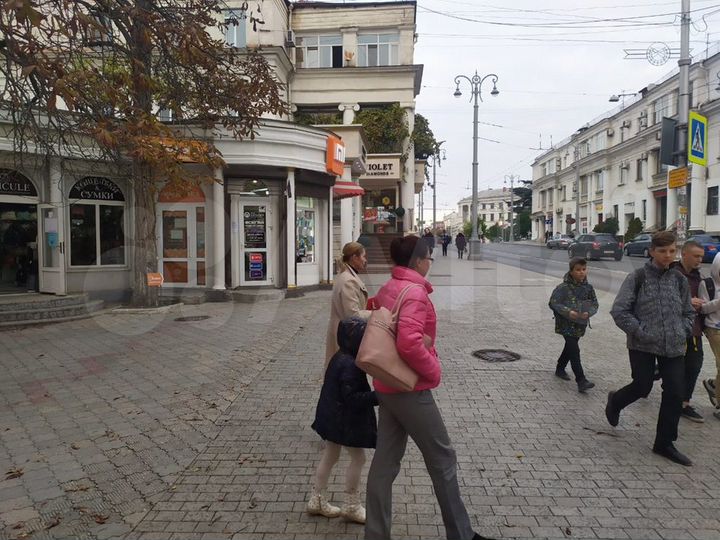 Супертрафик. Торговое р-н Лазарева, 12 м²