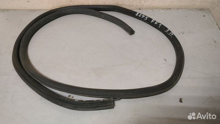 Уплотнитель двери задний правый Ford Focus 1