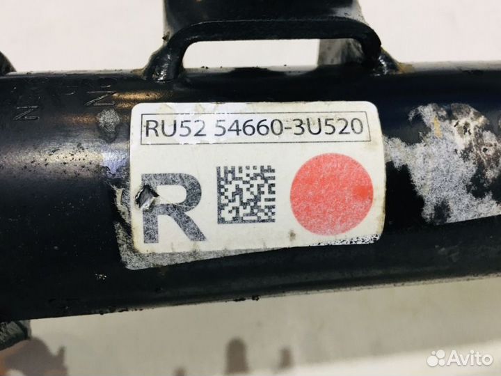 Стойка передняя правая Kia Sportage 3