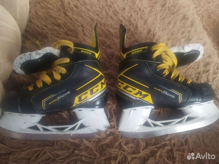 Коньки хоккейные