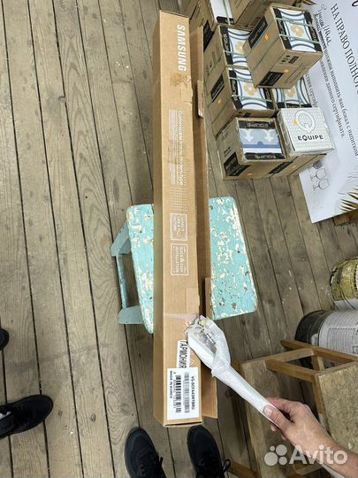 Рамка телевизора samsung frame 43, белая, новая