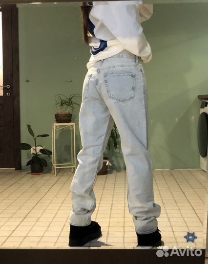 Джинсы weekday