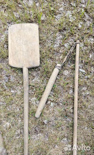 Корыто, лопата для хлеба, цеп молотило