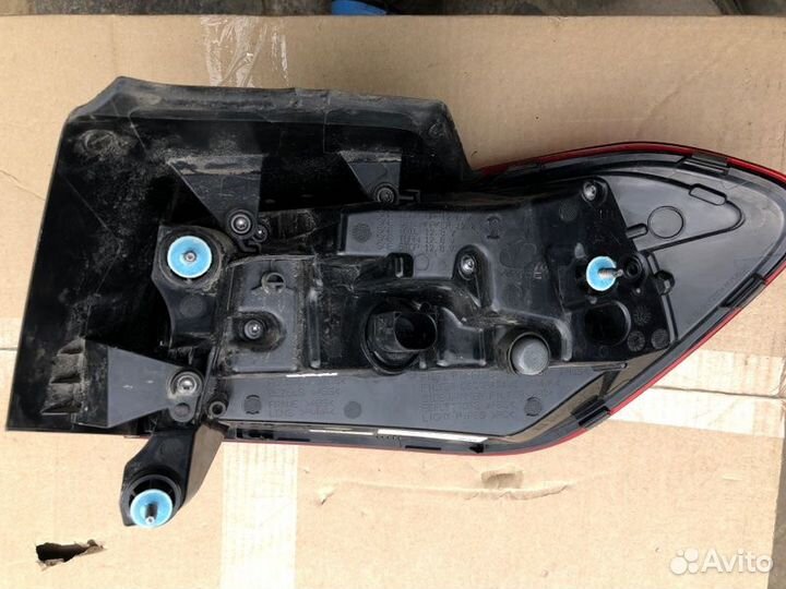 Фонарь наружный задний левый Mercedes-Benz