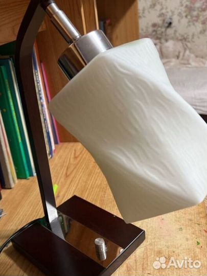 Лампа настольная
