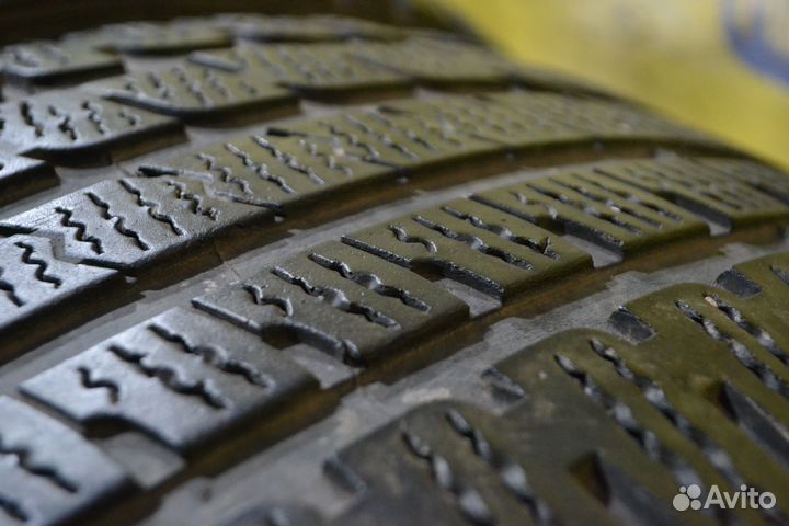 Kumho I'Zen KW27 245/45 R18