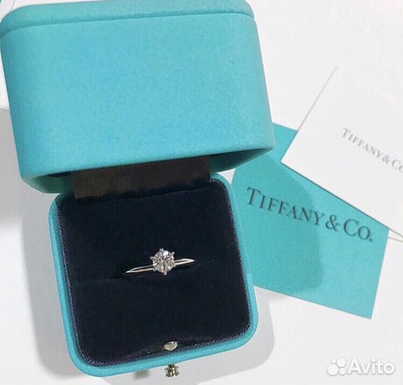 Золотое помолвочное кольцо Tiffany с брил. 0.72 ct