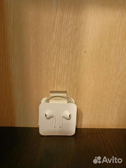 Наушники Apple EarPods with Lightning Connector