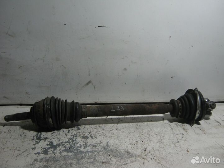 Renault Sandero 1.2 benz полуось передняя левая