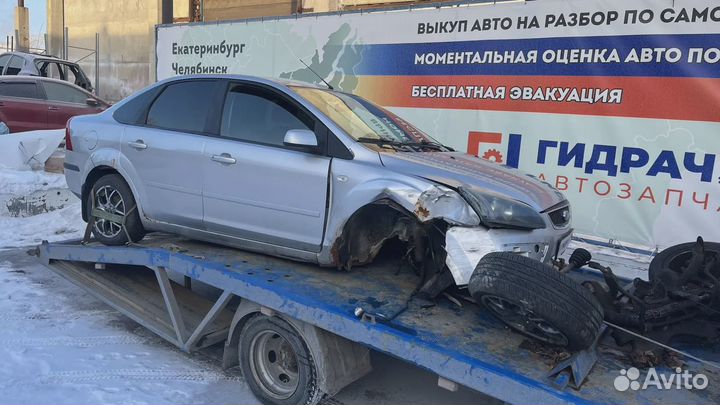 Стекло двери передней правой Ford Focus 2 1342622
