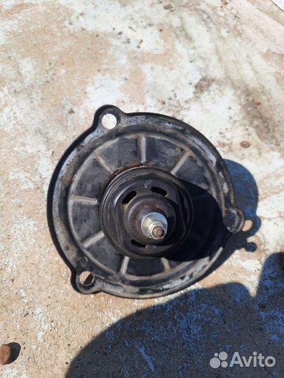 Моторчик печки Mitsubishi Delica