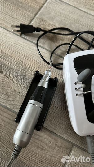 Аппарат для маникюра и педикюра