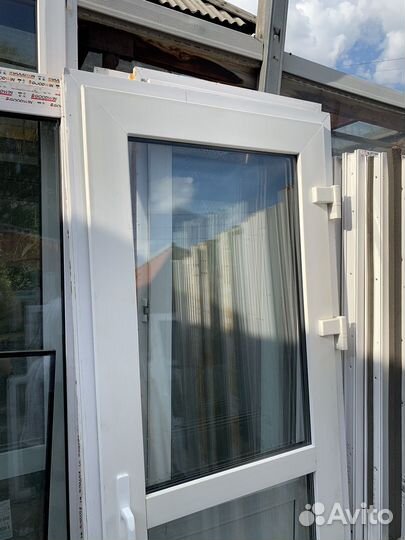 Дверь входная пластиковая 90х210