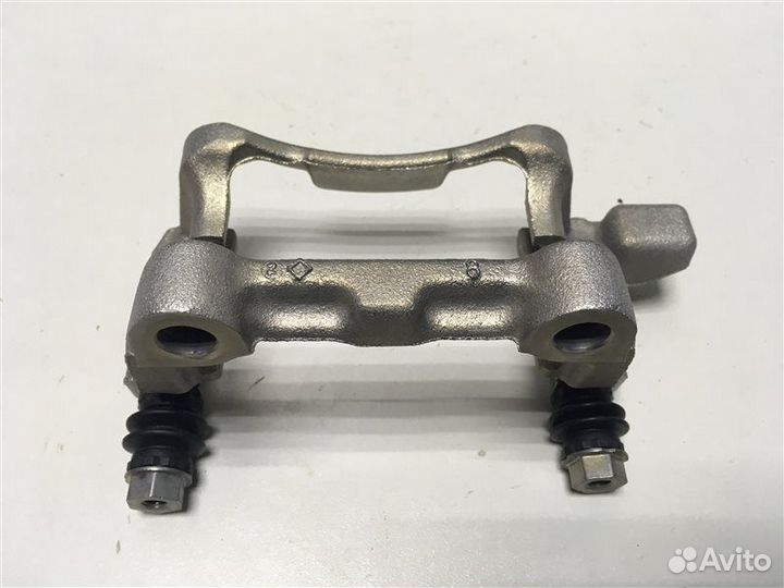 Скоба суппорта заднего Skoda Octavia (A5 1Z)