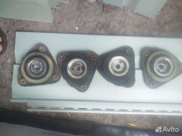 Опора амортизатора