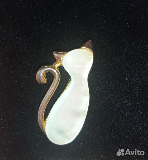 Брошь Кошка перламутр
