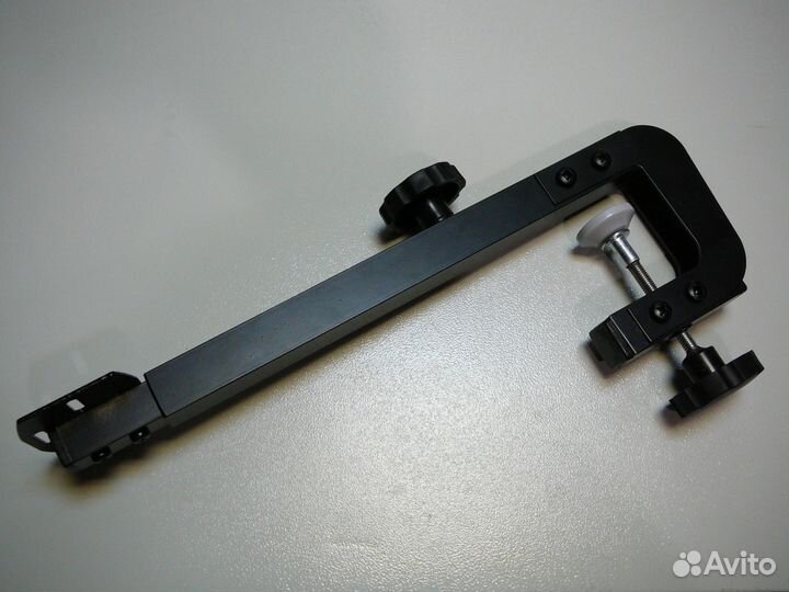 Крепление датчика и монитора эхолота