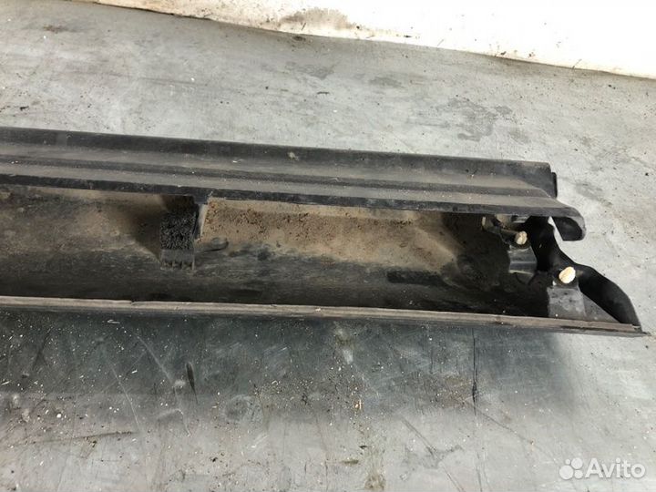 Молдинг двери передний правый Toyota Rav4 40