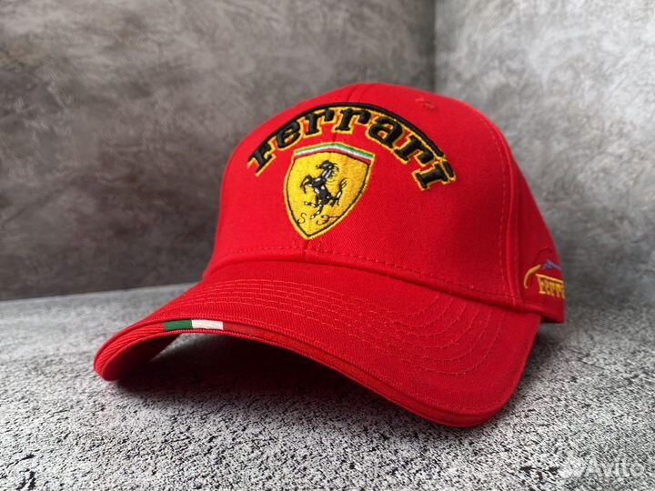 Бейсболка Ferrari Formula 1 унисекс красная