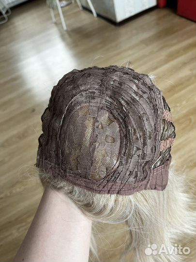 Парик каре блонд с челкой