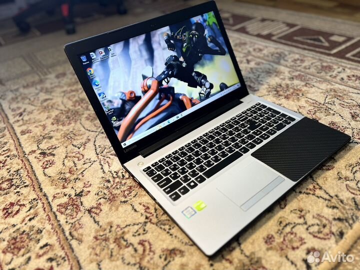 Игровой Ноутбук Lenovo i3-6006u/12гб/GeForce 920m