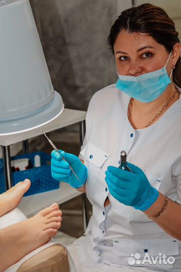 Вросший ноготь Подолог Педикюр