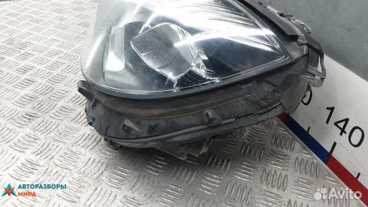 Фара левая Mercedes-Benz E-Класс