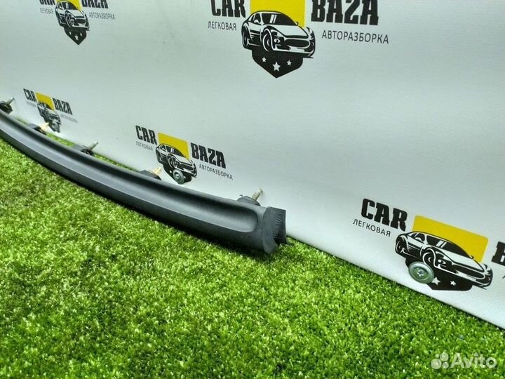 Накладка (молдинг) крышки багажника Renault7700845257