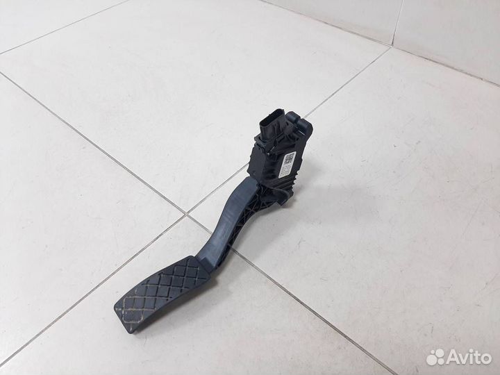 Педаль газа Skoda Kodiaq 2016