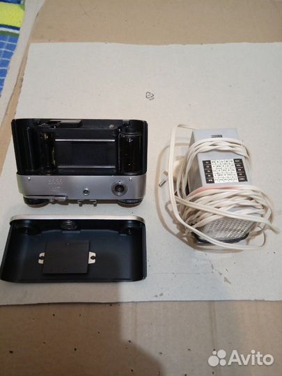 Плёночный фотоаппарат фэд-5 и фотовспышка