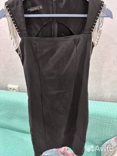 Платье обтягивающее черное