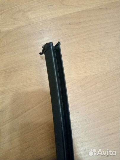 Направляющая стекла двери задняя левая Honda