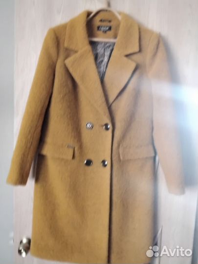 Продаю женское пальто