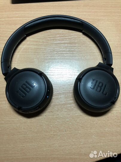 Беспроводные наушники jbl 560bt