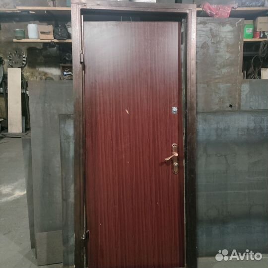 Металлическая дверь бу