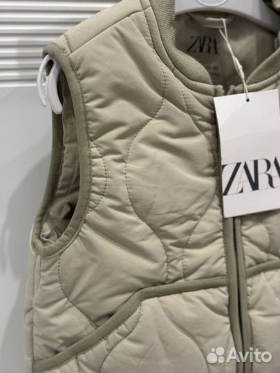 Жилетка zara на мальчика/девочку 92