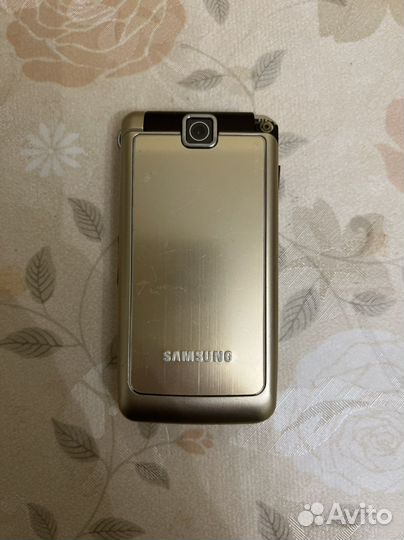 Телефон Samsung