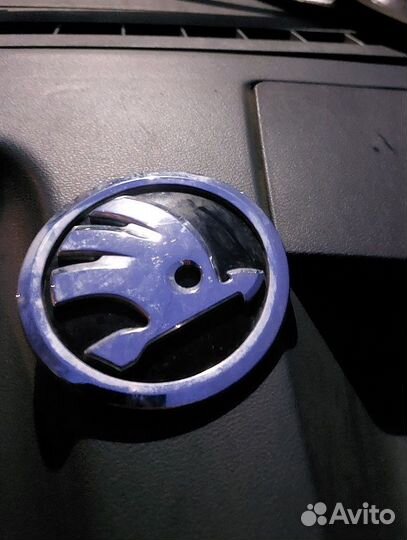 Эмблема для Шкода Рапид