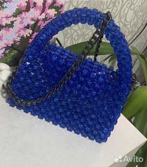 Сумки из бусин, ожерелья, заколки, серьги, кулоны