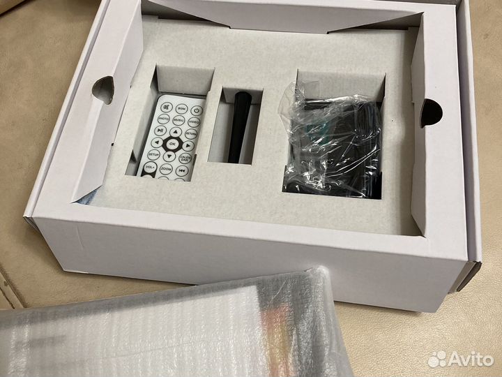 Цифровая фоторамка Digma PF-843 8”