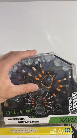 Паук на пульте управления