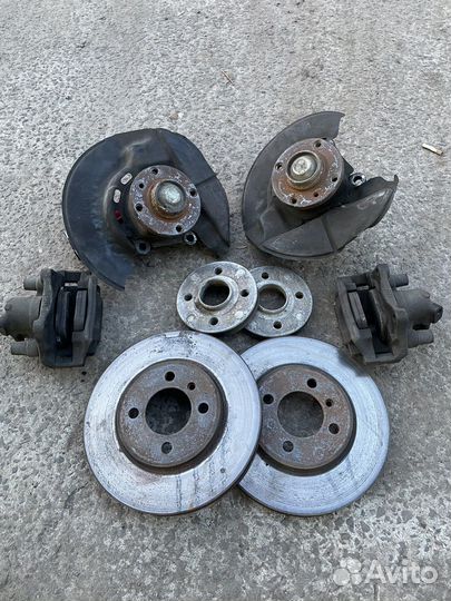 Диски тормозные передние + суппорта BMW E30