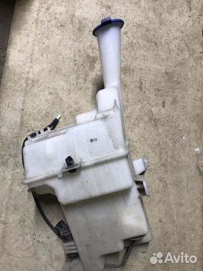 Бачок омывателя Киа Рио 4 Солярис 2