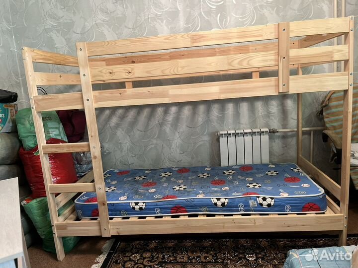 Детская двухярусная кровать